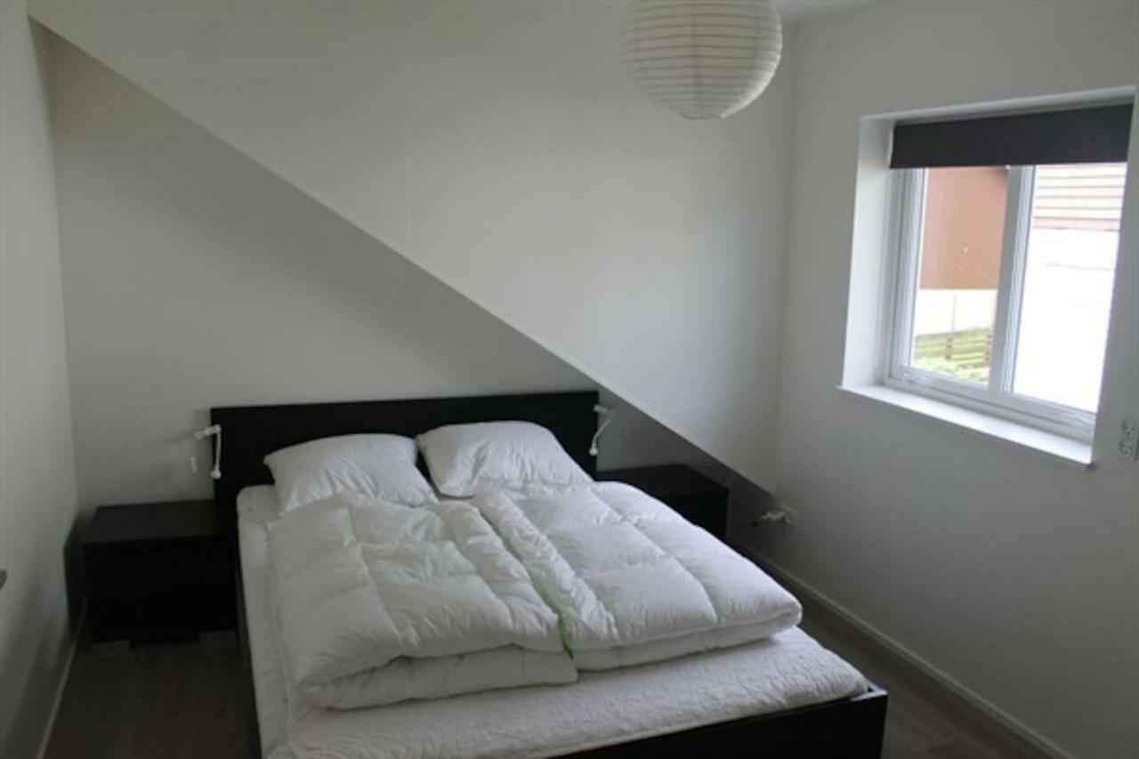 Private Spacious Home In City Center Klaksvík Esterno foto